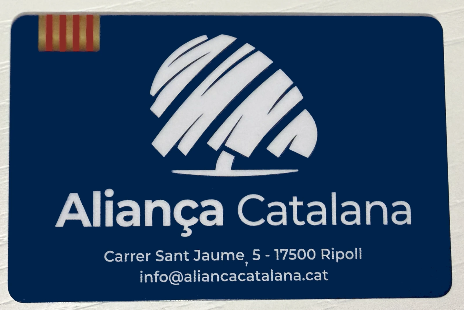 Revers corporatiu del carnet real d’afiliat d’Aliança Catalana